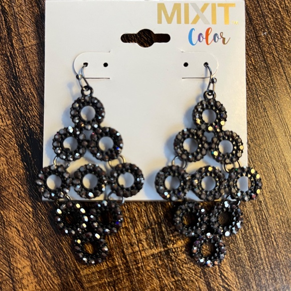 NWT MIXIT Color Dark Brown Crystal Chandelier Earrings set in Black Hardware - Picture 6 of 6